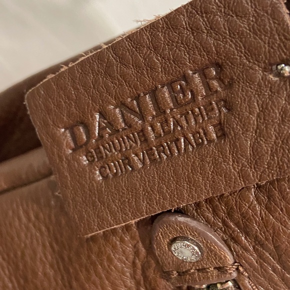 Danier Brown Leather Crossbody/Shoulder Bag – Genuine Leather Canadian Brand - Picture 5 of 12